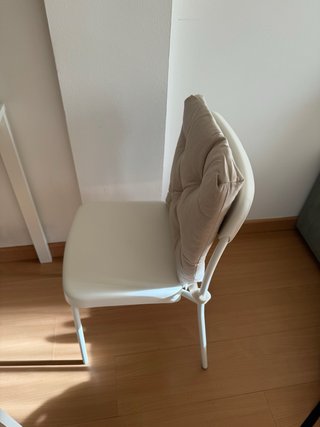 Mesa blanca Ikea + 3 sillas