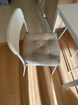 Mesa blanca Ikea + 3 sillas