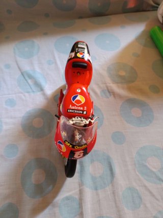 Moto Yamaha Roja Deportiva