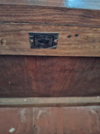 Banco de madera con 2 cajones