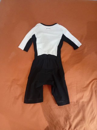 Tritraje Orca Athlex Aero Race manga corta