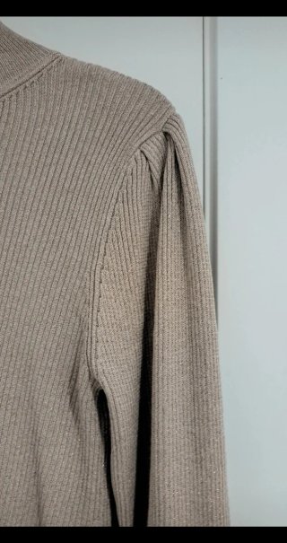 Conjunto Cortefiel bege e cinza (brilhante)