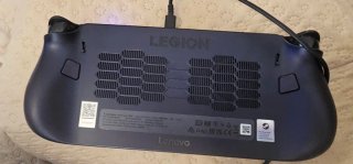 Console portatile Lenovo Legion Go S con processore AMD Ryzen Z1 Extreme