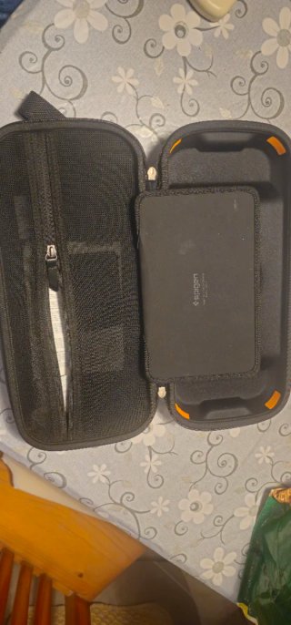 Console portatile Lenovo Legion Go S con processore AMD Ryzen Z1 Extreme