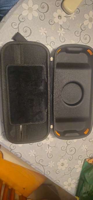 Console portatile Lenovo Legion Go S con processore AMD Ryzen Z1 Extreme