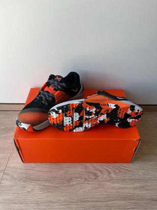 Nike Metcon 10 Negro Naranja