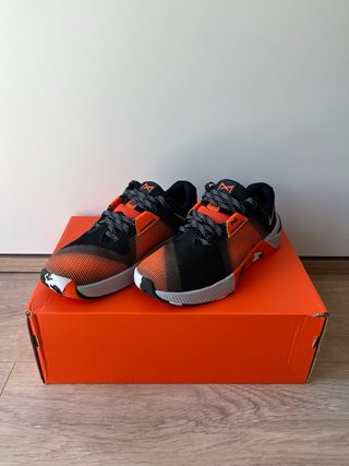 Nike Metcon 10 Negro Naranja