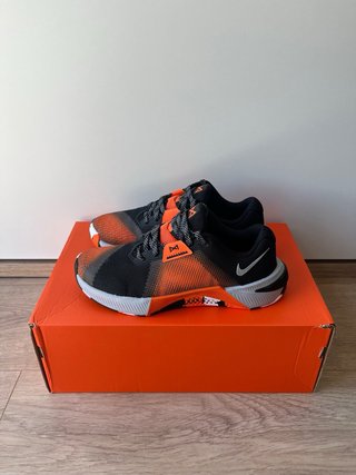 Nike Metcon 10 Negro Naranja