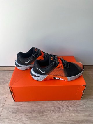 Nike Metcon 10 Negro Naranja