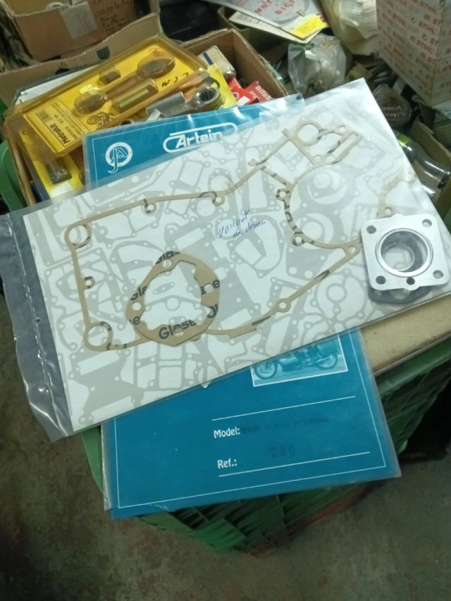 Dos juegos de juntas derbi variant láminas ref 260