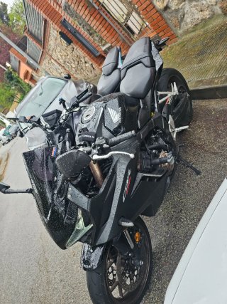 Honda CBR 650 R Negra