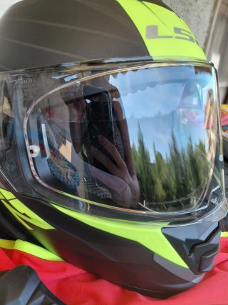 Casco integrale LS2 nero e giallo fluo