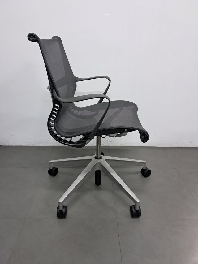 Silla HERMAN MILLER SETU ergonómica profesional