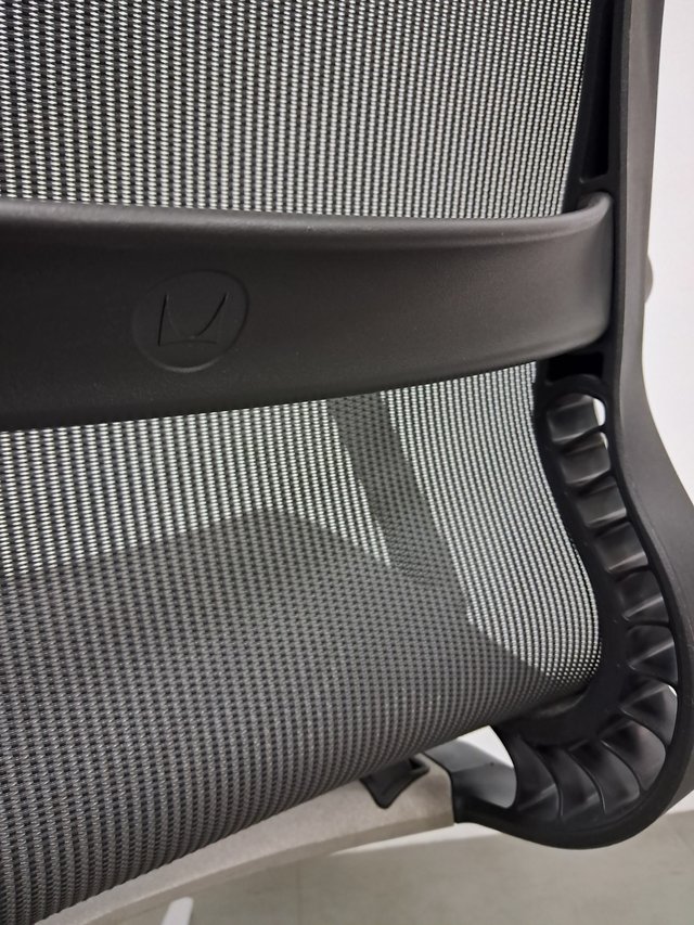 Silla HERMAN MILLER SETU ergonómica profesional