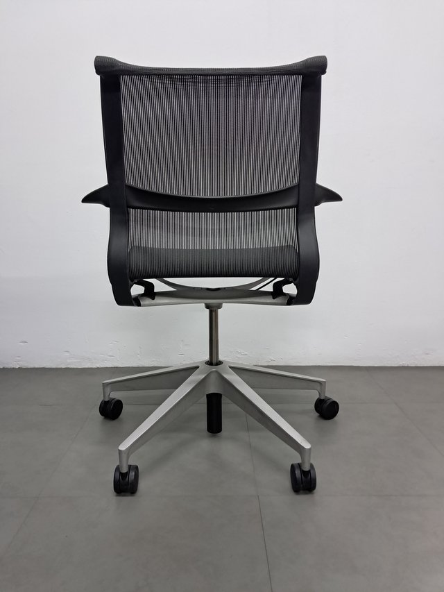 Silla HERMAN MILLER SETU ergonómica profesional