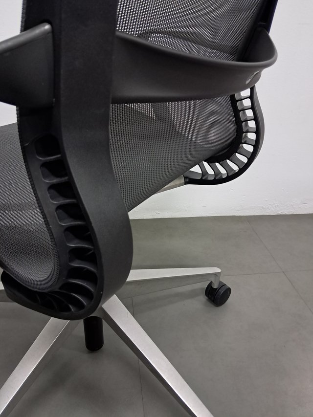 Silla HERMAN MILLER SETU ergonómica profesional