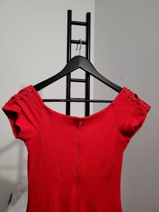 Vestido rojo Guess con cordones