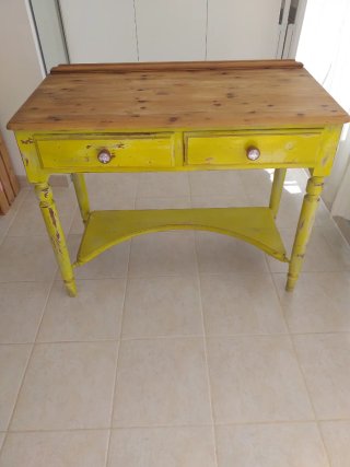 Mesa auxiliar vintage rústica