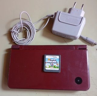 Nintendo DSi Roja con Juego SUPER MARIO BROSS