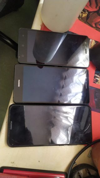 Lote 2 móviles Huawei + BQ regalo