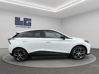 MG MG4 64kWh Luxury