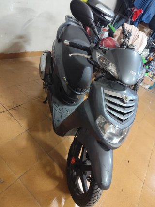 SYM 125evo gris oscuro 62000 km