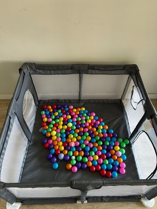 Area giochi per bambini in metallo e tessuto