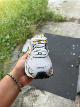 New Balance 204 Grigio Giallo