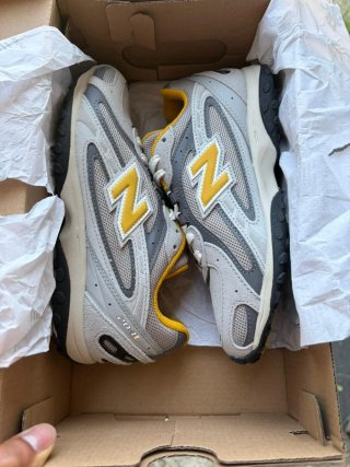 New Balance 204 Grigio Giallo