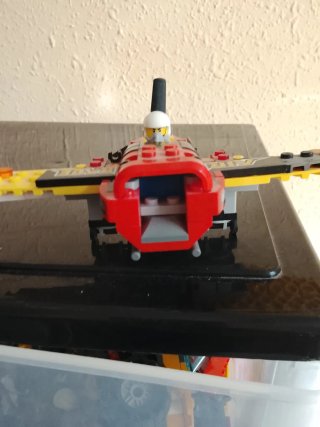 Lego Avión Rojo y Amarillo