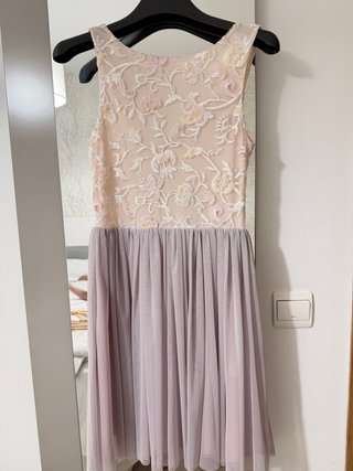 Vestido fiesta bordado.