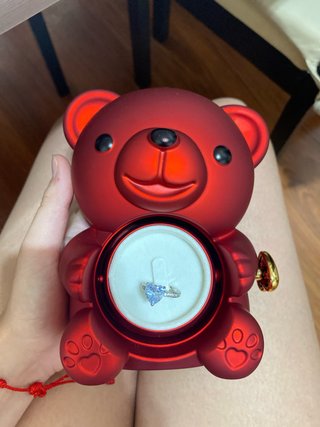 Joyero Oso Rojo con Anillo Diamante