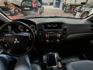 Mitsubishi Montero 2010