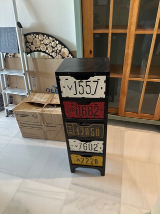 Cajonera Estilo Industrial Placas Matrícula
