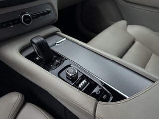 VOLVO XC90 2.0 T8 AWD Business Plus Auto