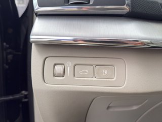 VOLVO XC90 2.0 T8 AWD Business Plus Auto