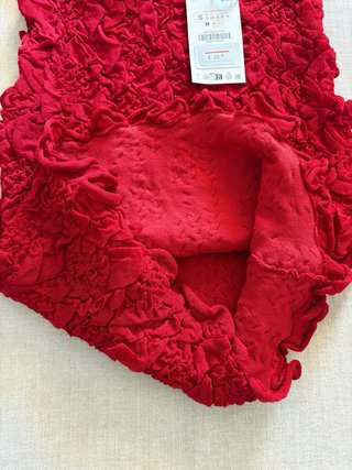 Camiseta Zara Roja nueva