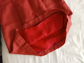 Traje de chaqueta y falda rojo