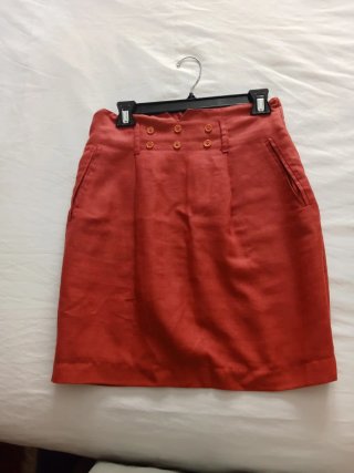 Traje de chaqueta y falda rojo