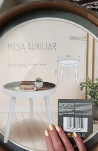 Mesa auxiliar redonda madera.