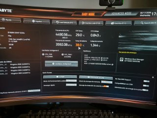 PC Gaming i7-12700F RTX 5070 OC 32GB RGB SSD 1TB