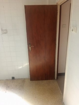 Conjunto de 7 puertas de interior, a 1 euro cada.
