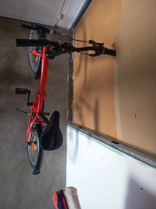 Bicicleta plegable roja Btwin