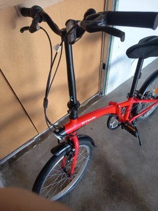 Bicicleta plegable roja Btwin