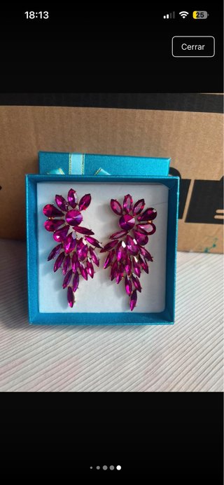 Conjunto top y falda con pendientes