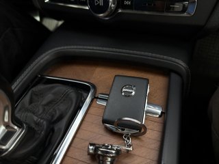 VOLVO S90 2.0 D4 AWD RDesign Auto