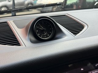 PORSCHE Macan Macan