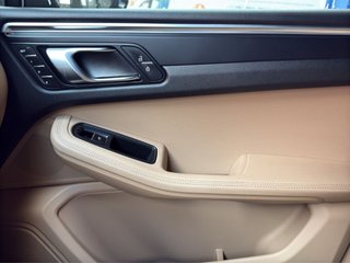 PORSCHE Macan Macan