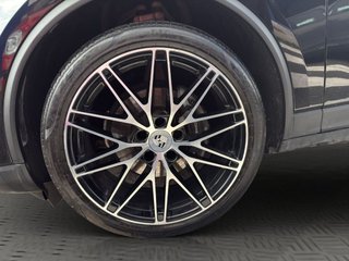 PORSCHE Macan 4