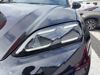 PORSCHE Macan 4